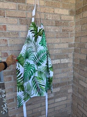 Michel Design Works Tropical Leaf Print Kitchen Apron - Green on White NWT